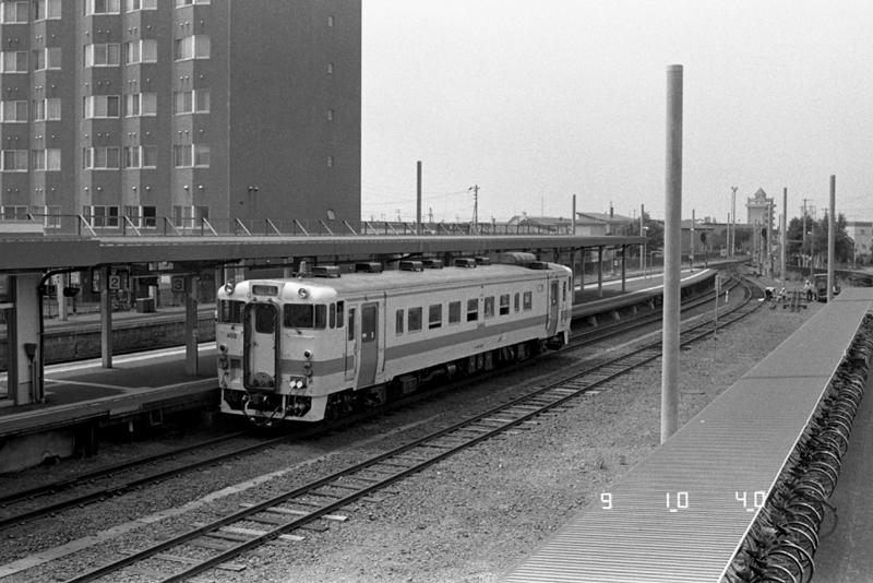 線路の向こう側に行ってみる